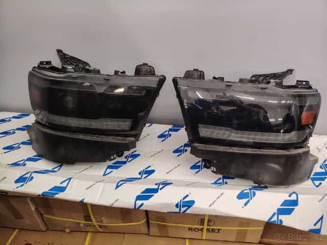 Přední světla RAM 1500DT