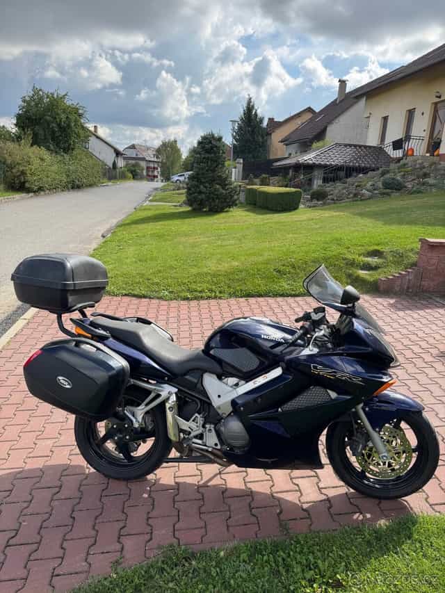 Prodám Honda VFR800