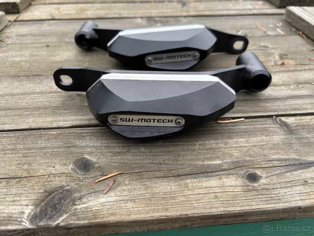 YAMAHA MT-09 TRACER ochranný protektor SW-MOTECH