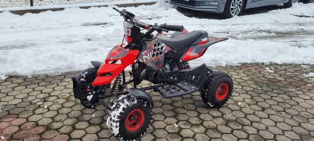 Dětská motorová čtyřkola