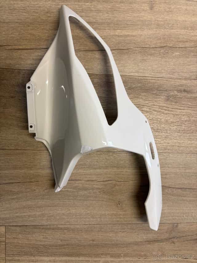 BMW S1000RR 2012 levá polovina masky