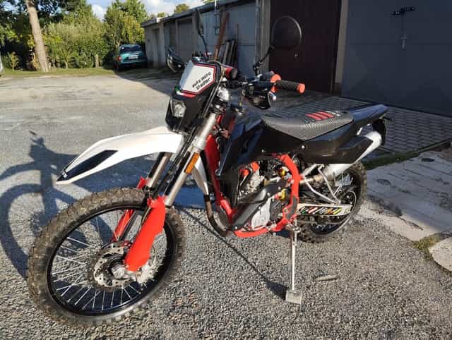 SWM RS 125 R Factory