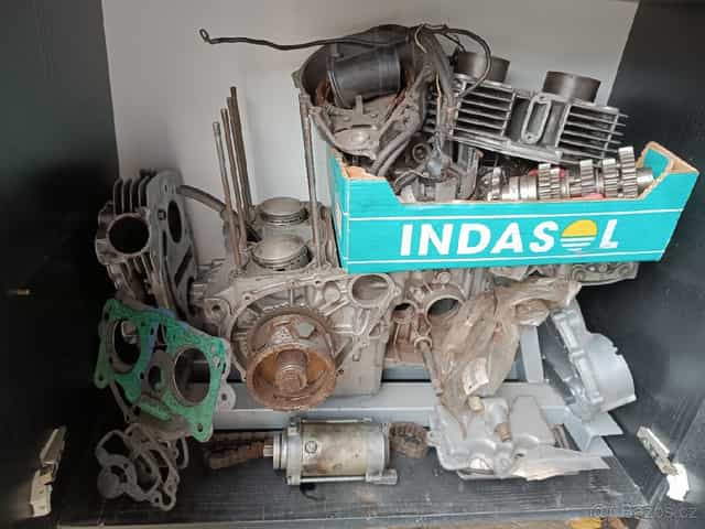 Kawasaki Z400 OHC motor