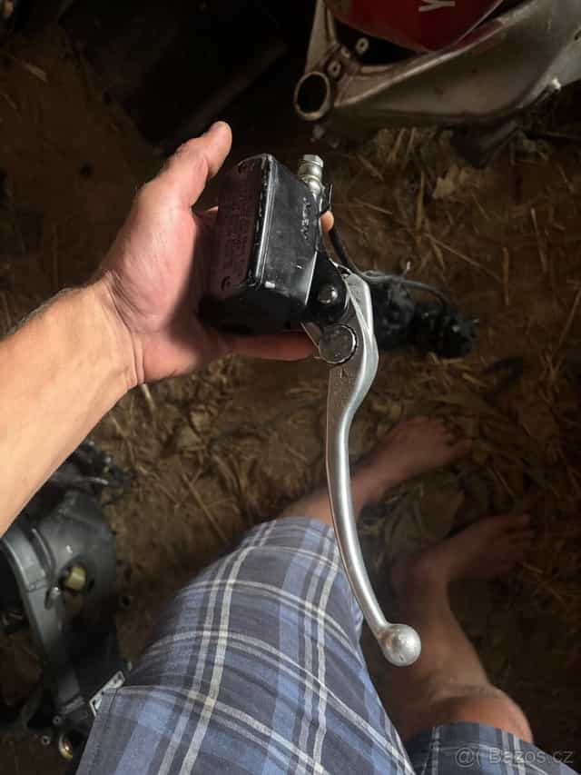 Predni brzda na Honda CBR 600RR 05-06