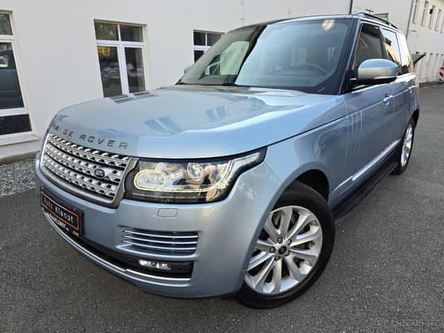Land Rover Range Rover VOGUE 4,4 V8 250kW 4x4 / TAŽNÉ KAMERA
