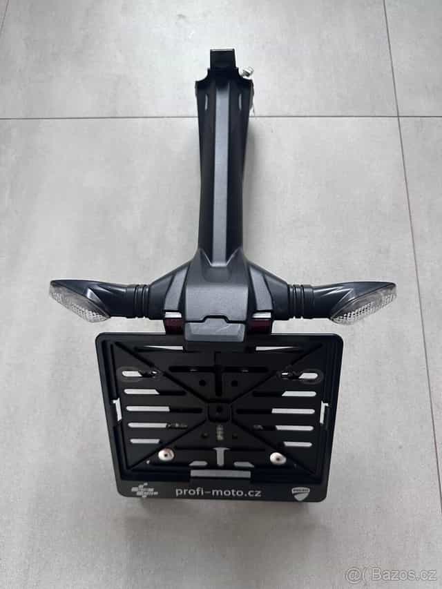 Ducati Streetfighter V4 - držák RZ