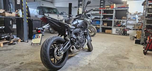 YAMAHA MT-07 Pure Black - odpočet DPH