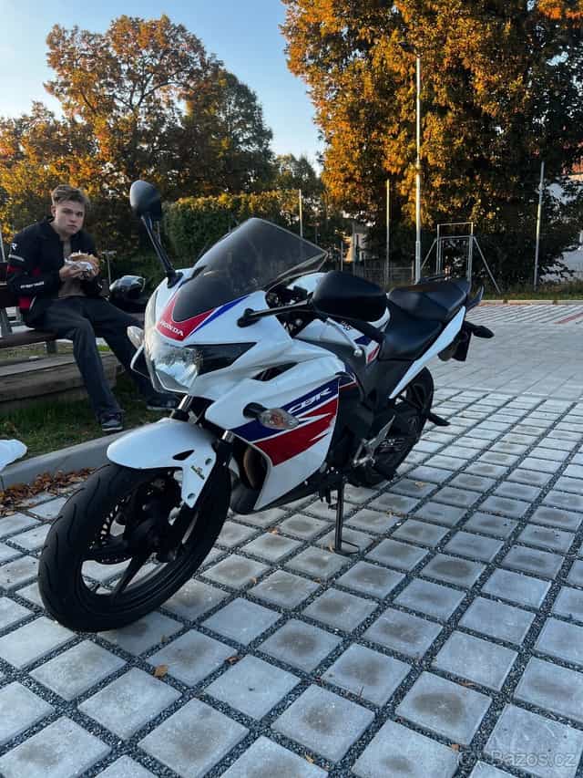 Honda cbr 125r