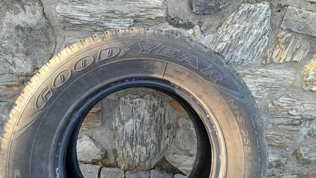 Celoroční pneu 255/65 R16 GoodYear Wrangler HP