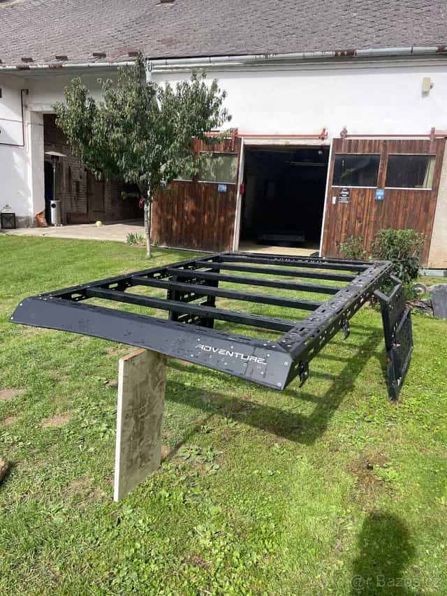 Jeep Wrangler střešní nosič / zahrádku