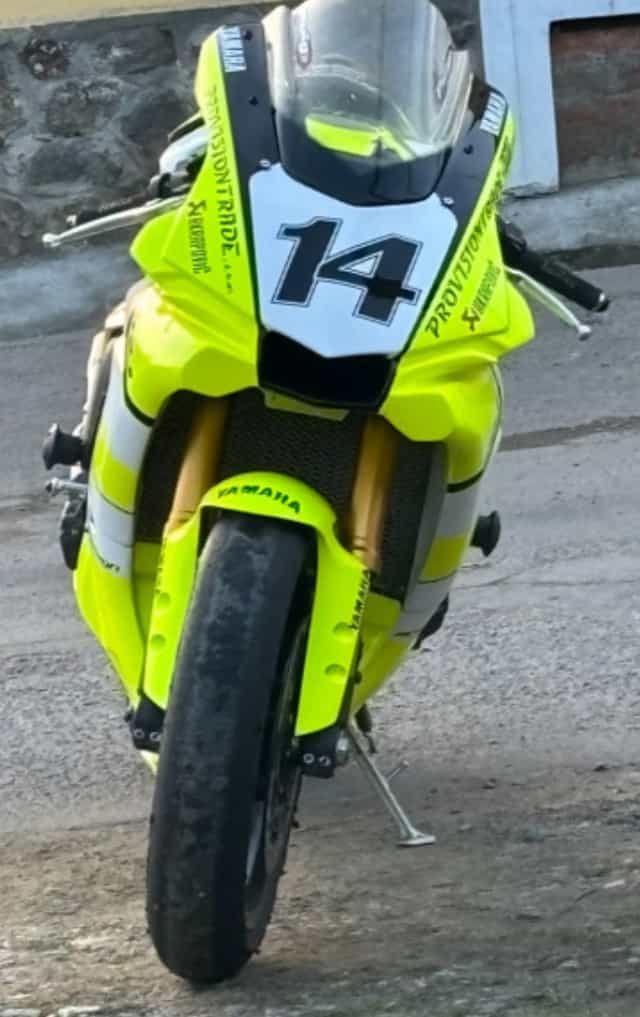 Laminaty leseni nafuk podsedadlovy ram Yamaha R1 15-19