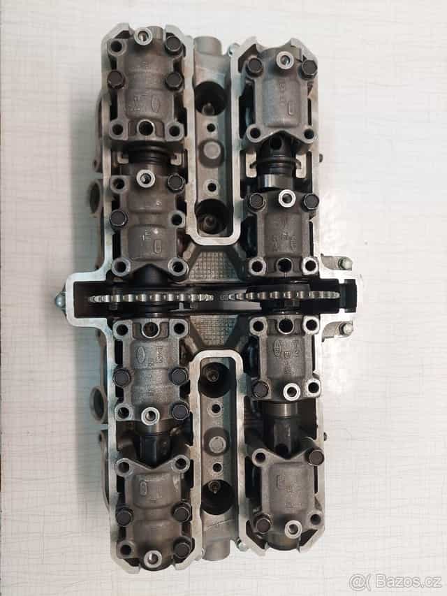 Hlava motoru Yamaha FZR 1000 Fazer