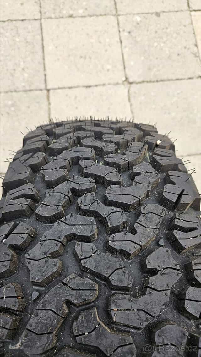 215/65 R16 celoroční A/T