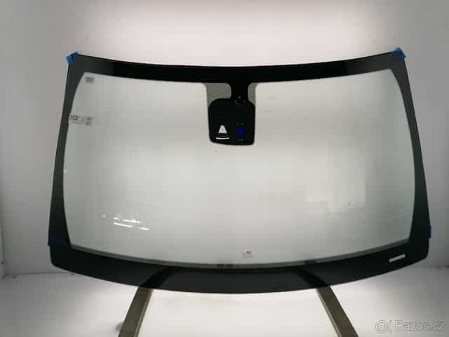 Dodge Durango čelní sklo