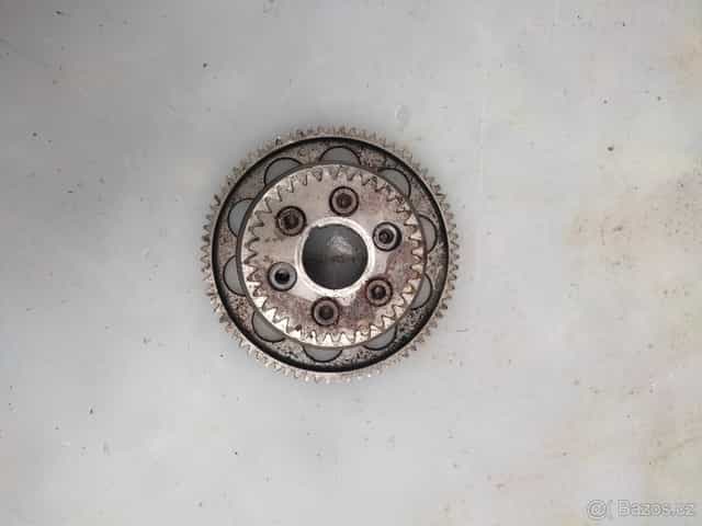 KTM EXC 520 - volnoběžka startéru