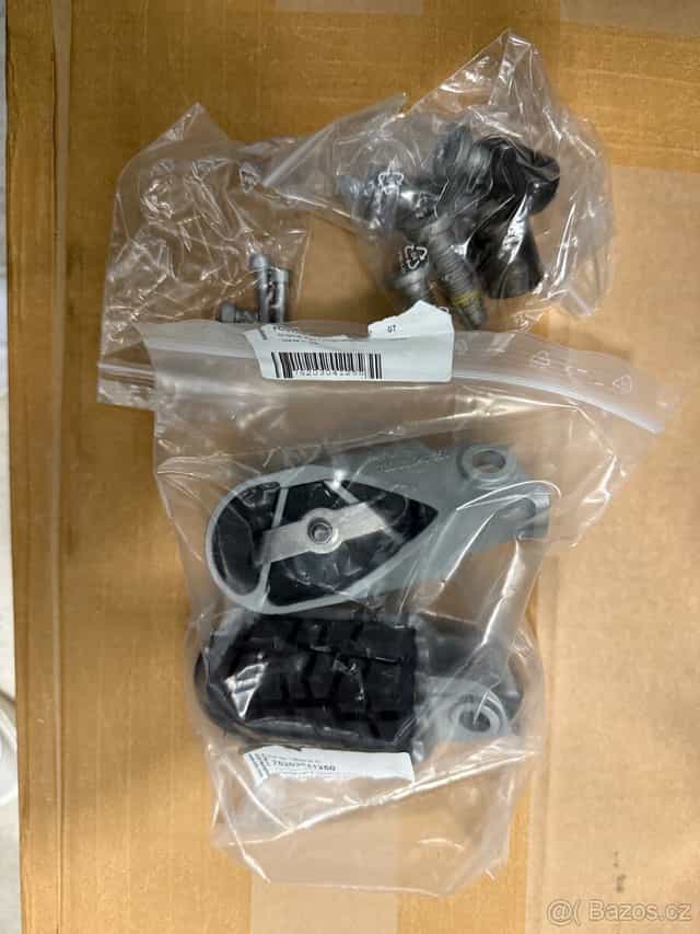 KTM 890 Adventure R - originální stupačky