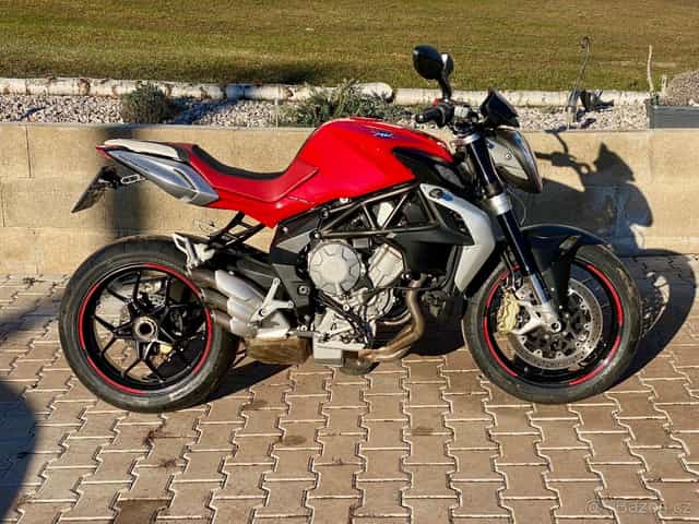 MV AGUSTA BRUTALE 675