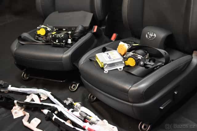 Toyota Airbag bezpečnostní pás palubní deska