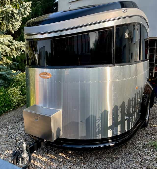 Prodám americký obytný přívěs Airstream BaseCamp