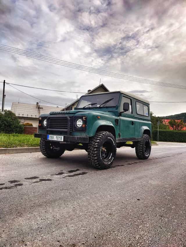 Defender 90 2.5TD veteránské SPZ