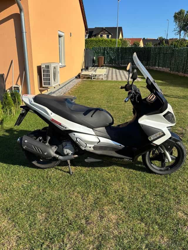 Aprilia SR MAX 125
