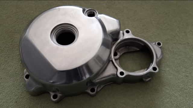 Nové levé motorové víko na moto Honda CB1300 (11321-MAZ-020)
