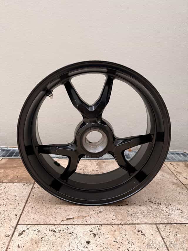 Zadní kolo Multistráda