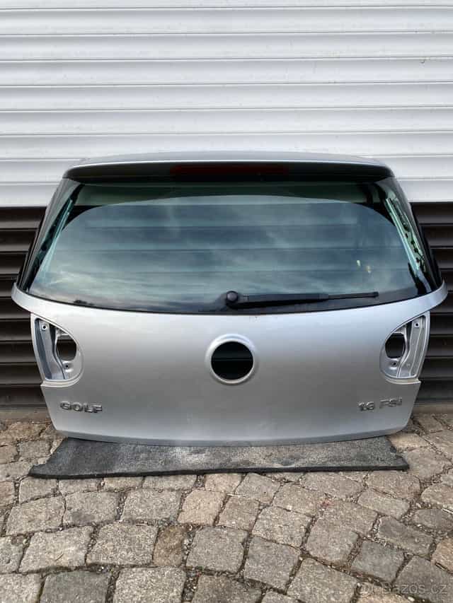 VW Golf 5 kufrové dveře LA7W