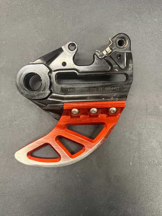 Frézování držák zadního brzdového třmenu + kryt kotouče