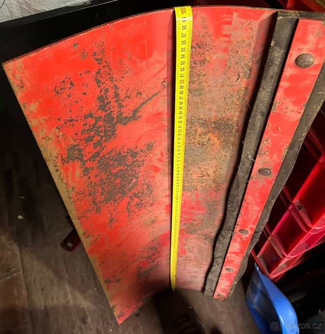 SNEHOVÁ LYZICE ZHRNAK ODHRNAČ RADLICE NA SNÍH PRED STYRKOLKU