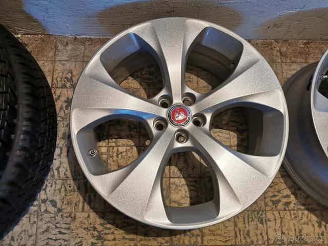 NOVÁ SADA - Jaguar E-Pace - originál 20" alu disky