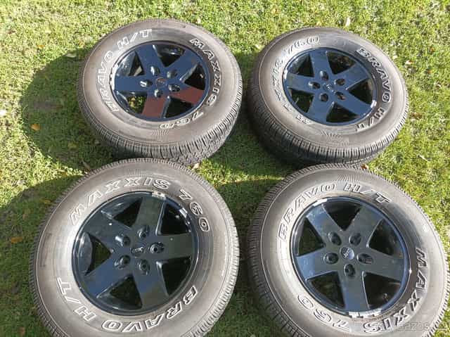 Sada JEEP Wrangler R17 5x127  Maxxis 265/70/17