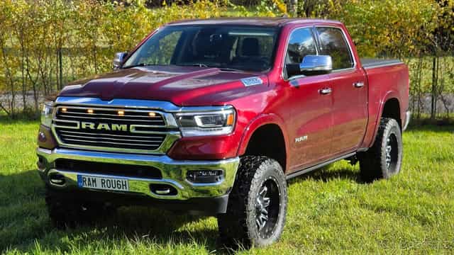 DODGE RAM 1500 5.7 HEMI V8 ROUGH COUNTRY LARAMIE