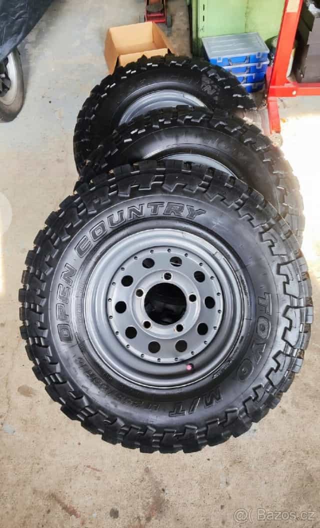 Kola land rover defender 255 85 16