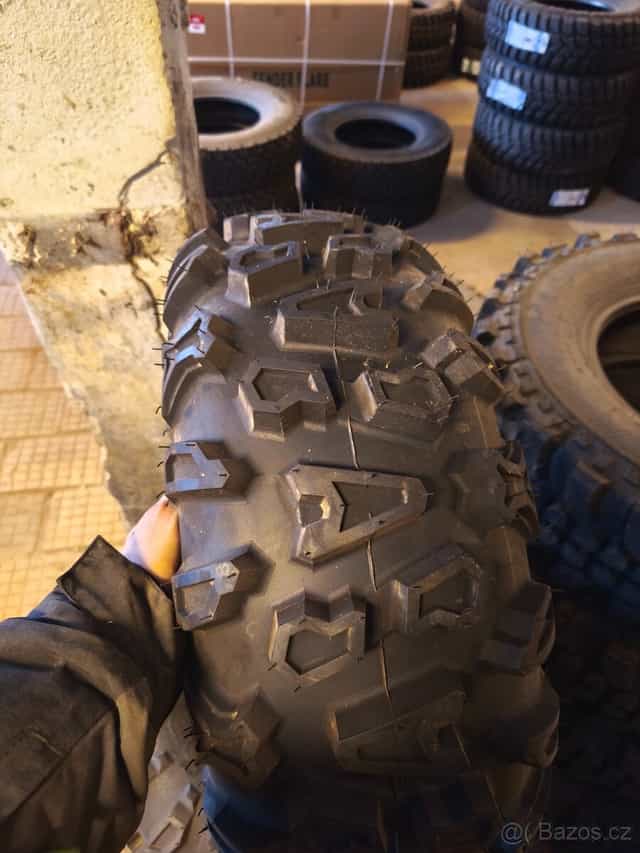 Pneu CST Abuzz 26x8 R12 a 26x10 R12