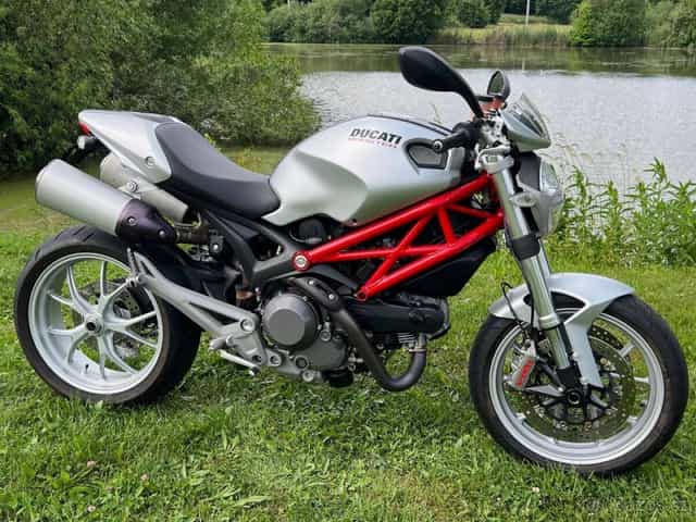 Prodám DUCATI MONSTER 1100