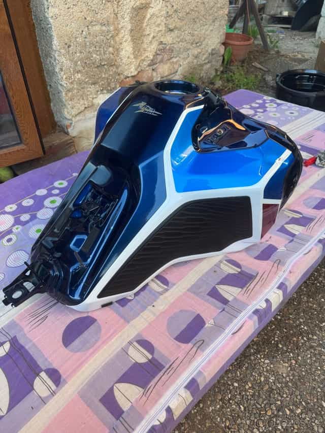 Nádrž honda CRF 1100 Afrika Twin