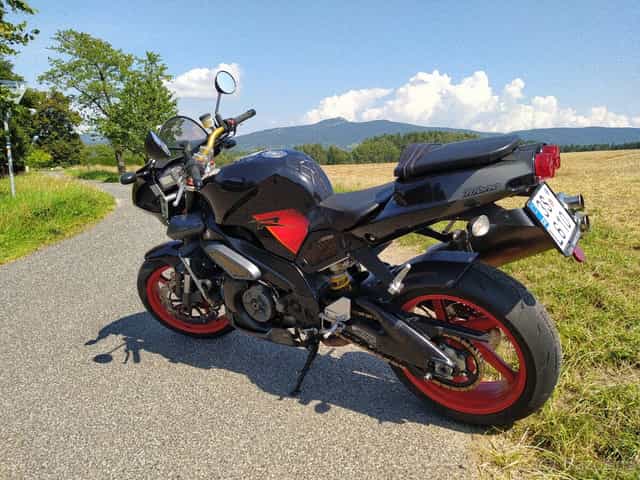 Aprilia Tuono RSV 1000
