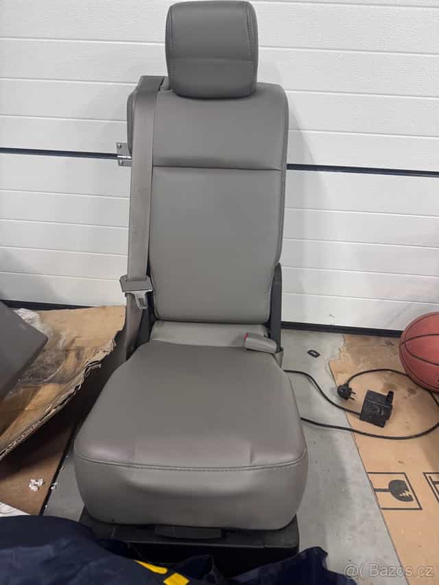 Sedačka Ford f-150 2015 sklopná středová