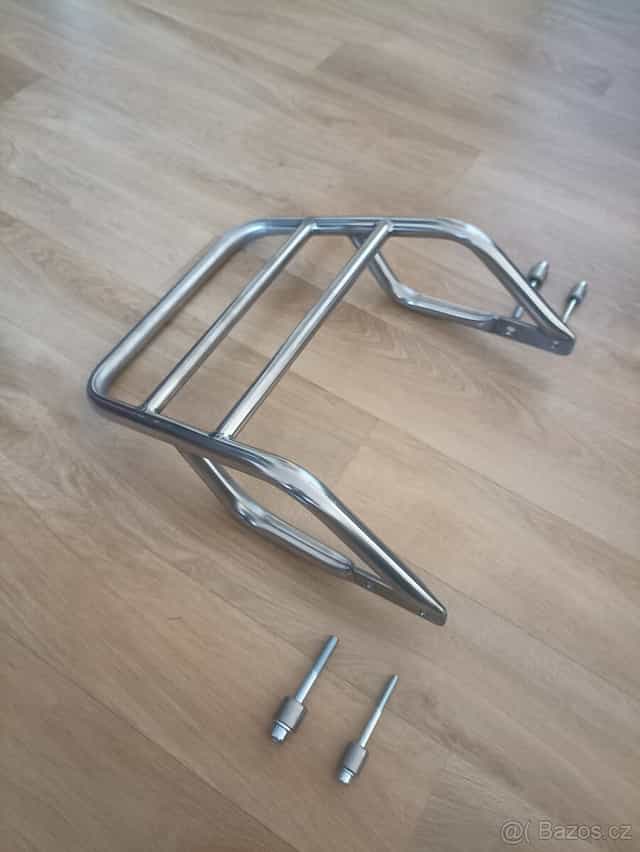 Zadní nerezový trubkový nosič na Suzuki GSX 1400