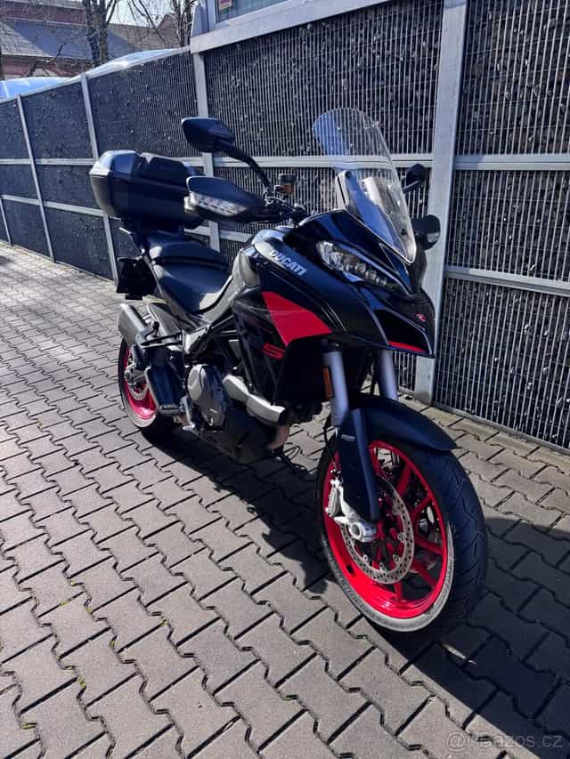 Ducati Multistrada V2S Black