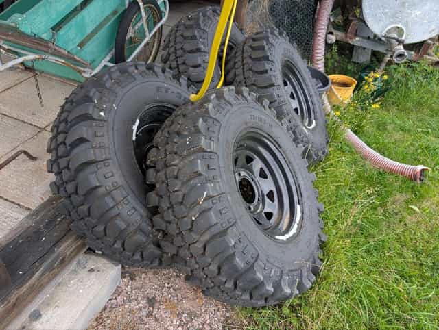 Prodám offroad sadu kola s pneu z LC100