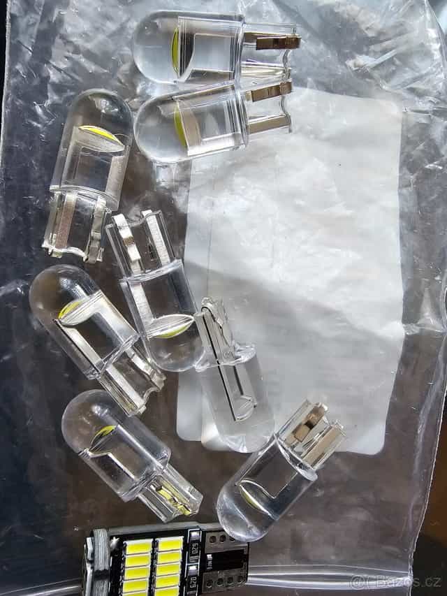 8ks + 1ks W5W T10 LED Canbus COB Žárovka 6000K 12V . Nové a