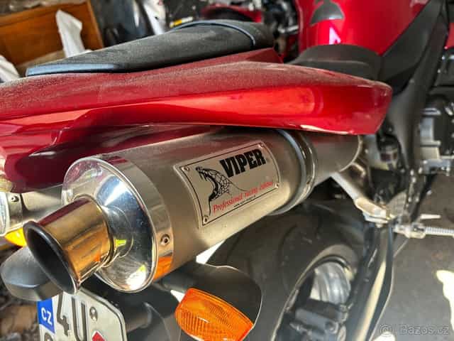 Ladene vyfuky Viper na Yamaha R1 04-06 Rn12
