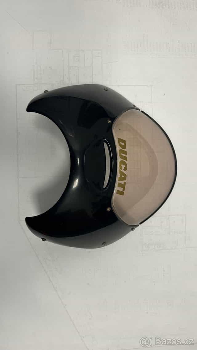 DUCATI Monster štítek a krovka, drobnosti