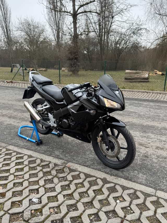 Honda cbr 125r jc39