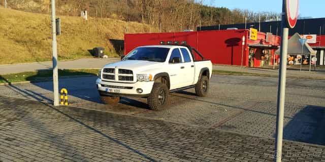 Dodge ram 1500 lifted mnoho úprav LPG 6ti místná kabina