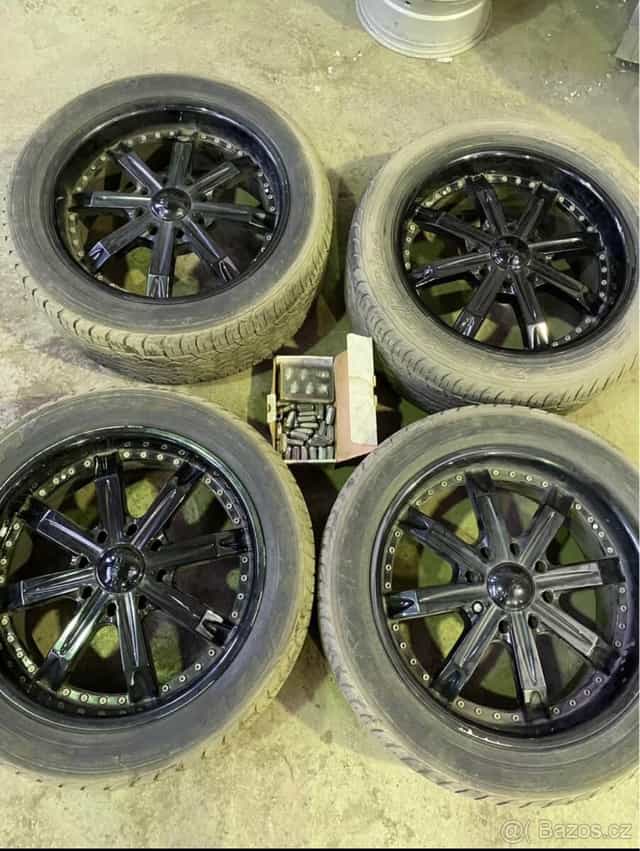 Kola Na Hummer H2 22’