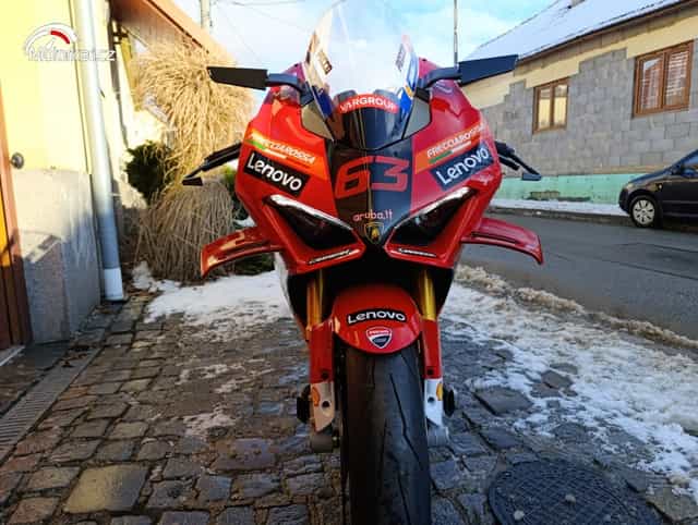 Ducati Panigale V4S 2024 Bagnaia replica N°09