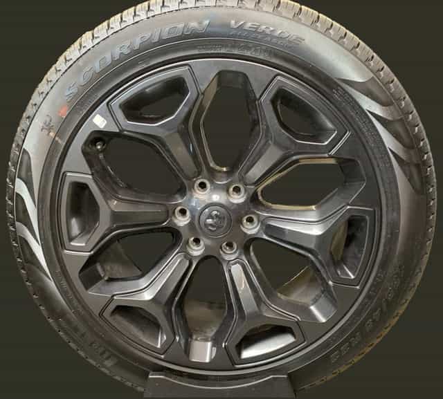 Original Disky kol RAM 22" vč. Pneu SCOPION Verde 285/45 R2